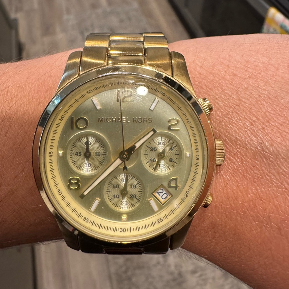 Michael Kors Gold Chronograph Watch - Picture 5 of 6